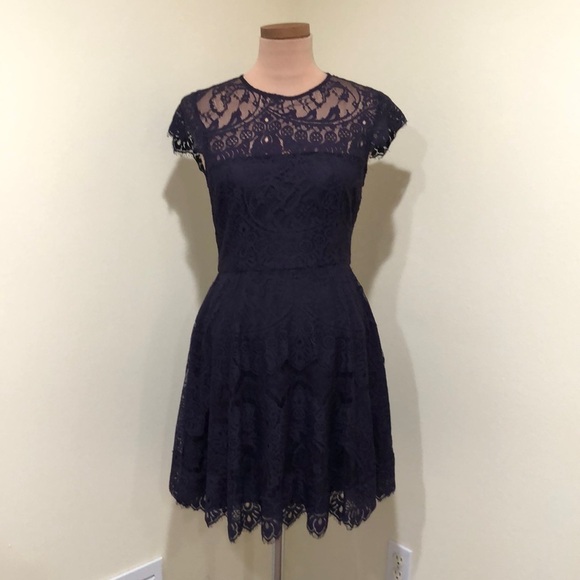 ModCloth BB Dakota Dress Size 6 Dark Purple Eyelash Lace - Picture 2 of 11